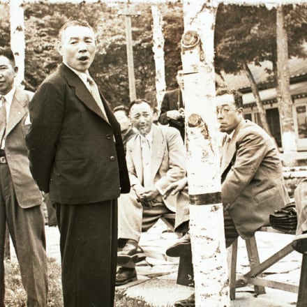 昭和30年頃の創業者（左から2人目）